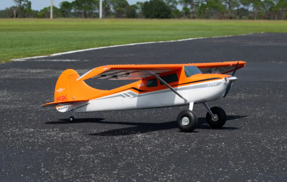 Flex Innovations CESSNA 170 60E PNP Nacht – Bild 4